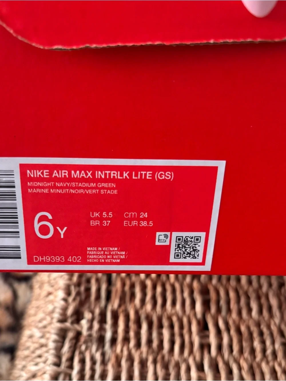Nike youth Navy and Teal Air Max-style Running Shoes Y6